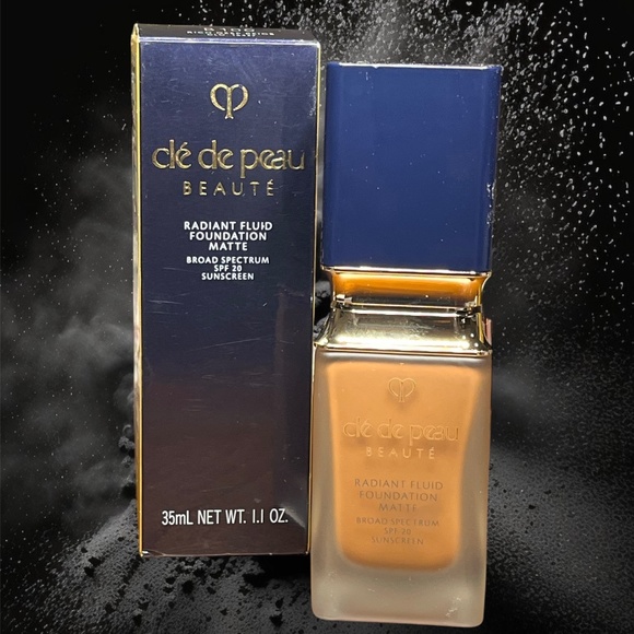 Cle De Peau Beaute Radiant Fluid Foundation - Matte - B100 Rich Deep Beige